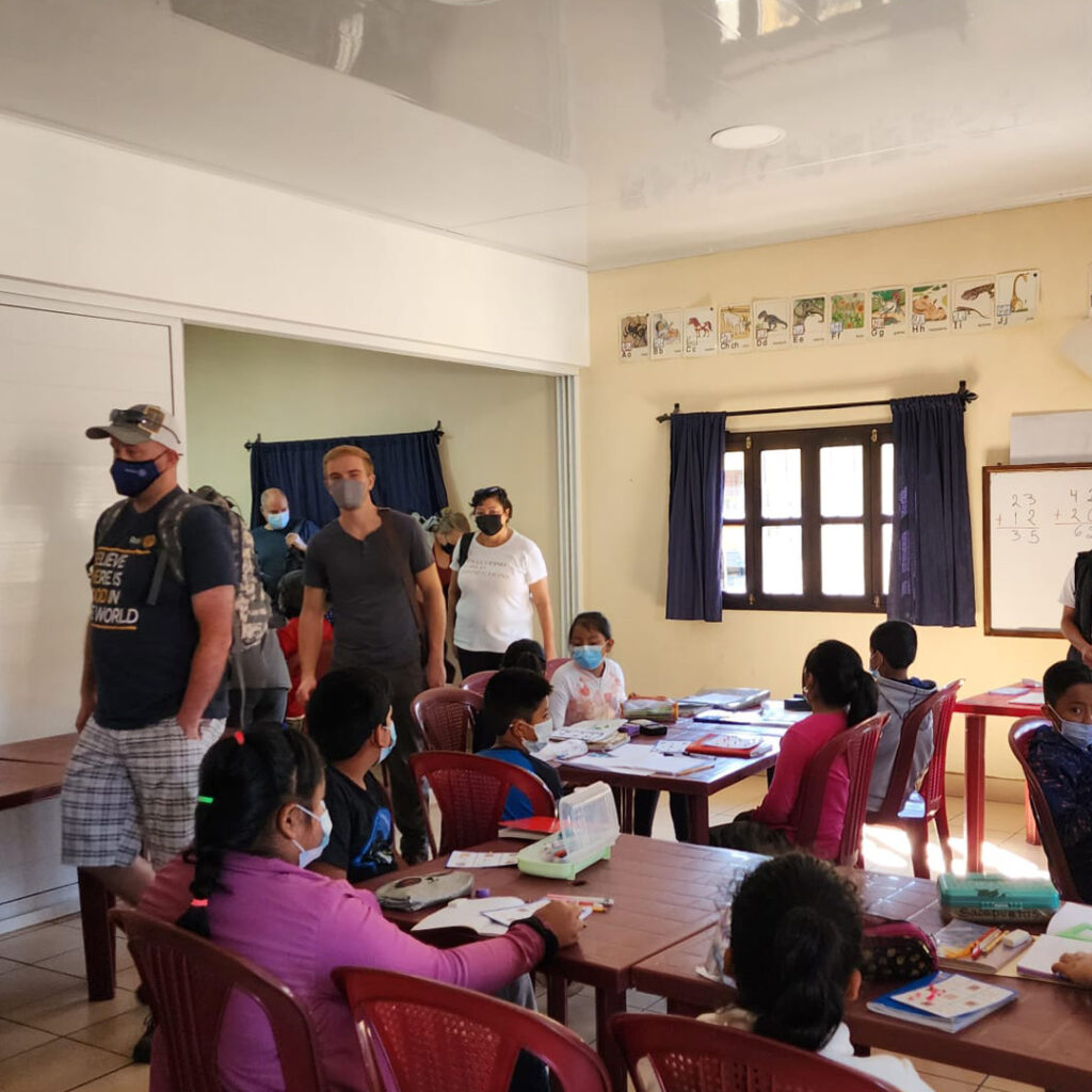Rotrary volunteers visiting school in San Miguel Dueñas
