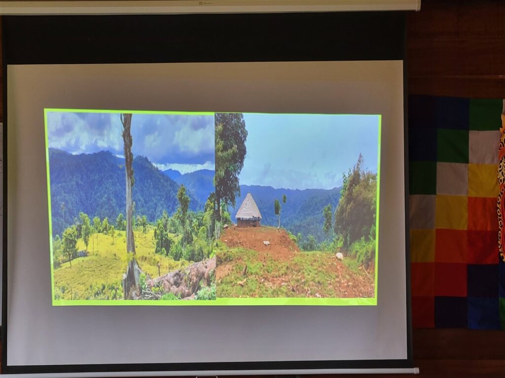 Presentation at Ranger station Costa Rica