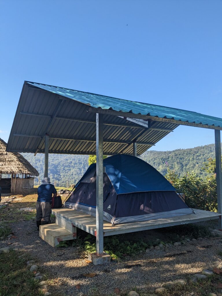 Volunteer tent under cover Costa Rica
