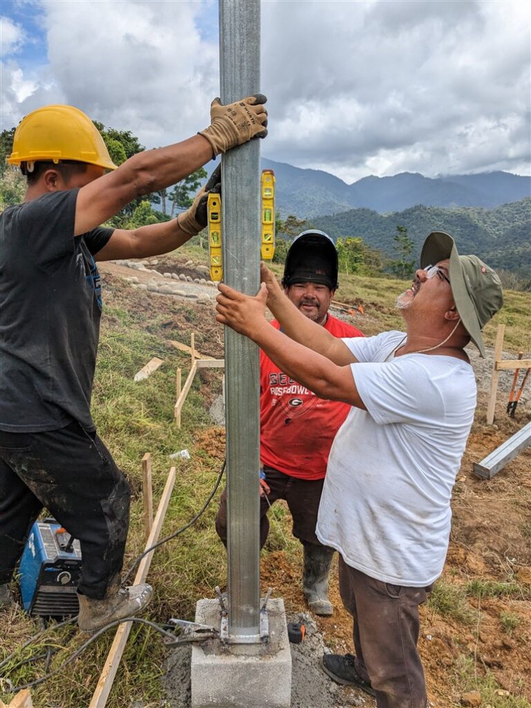 Erecting pedestal Costa Rica