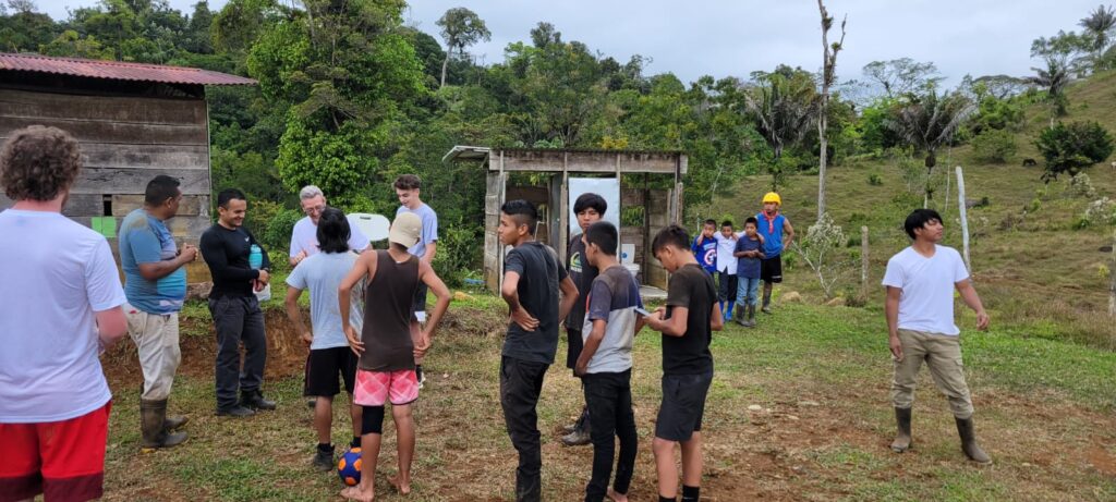 DWC volunteers and locals in Costa Rica