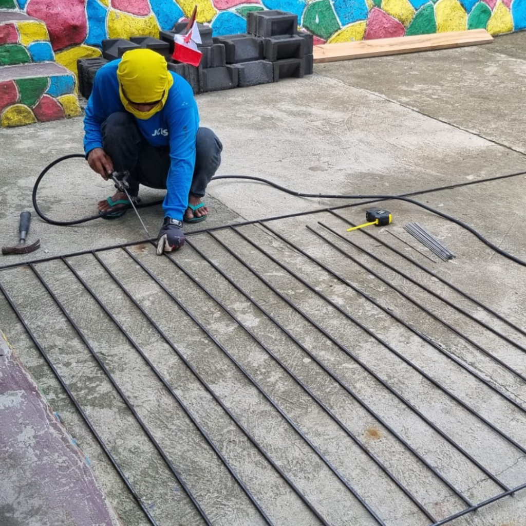 Local tradesperson welding Philippines
